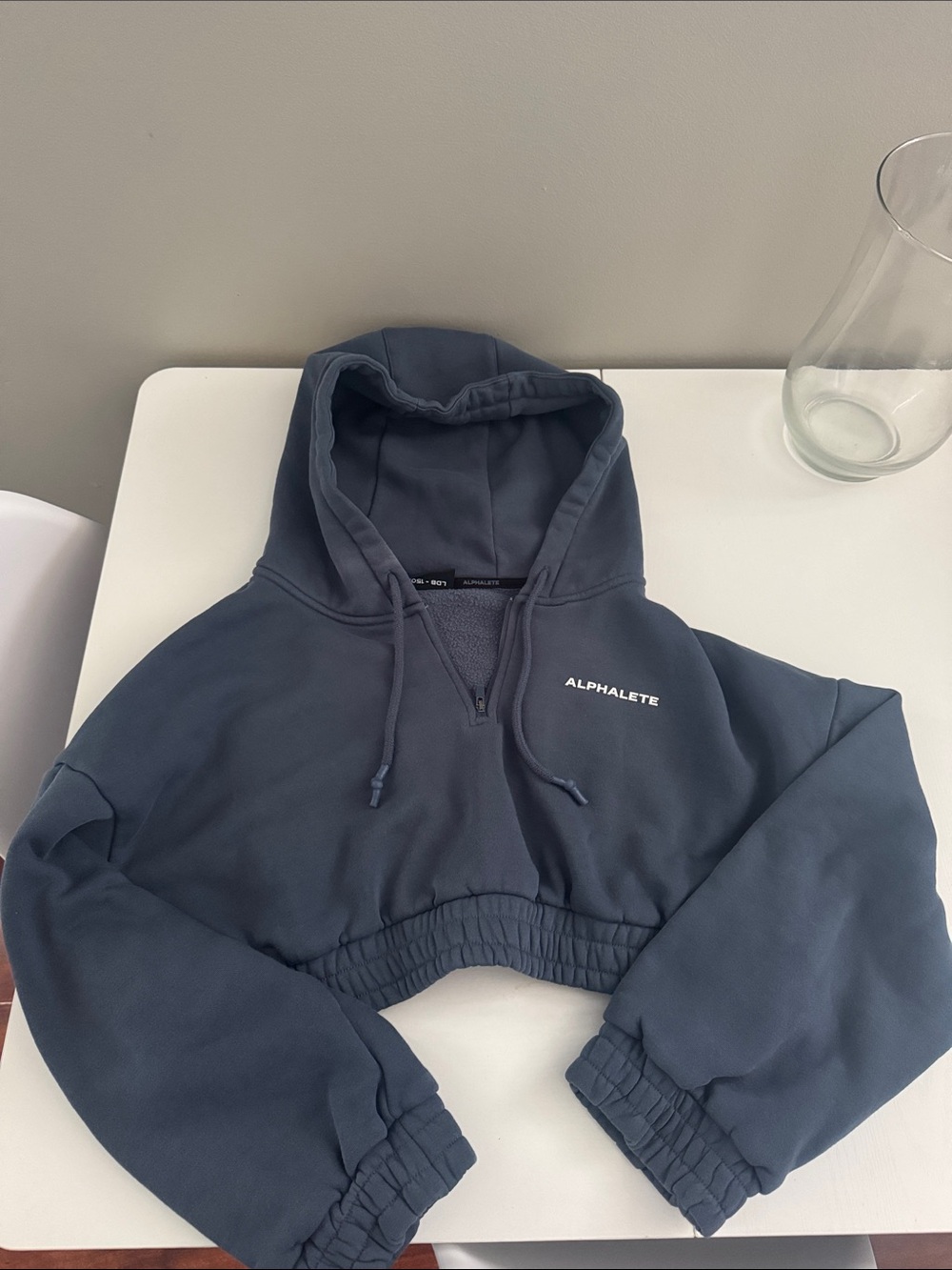 Alphalete- Hoodie-like Cropped Sweater